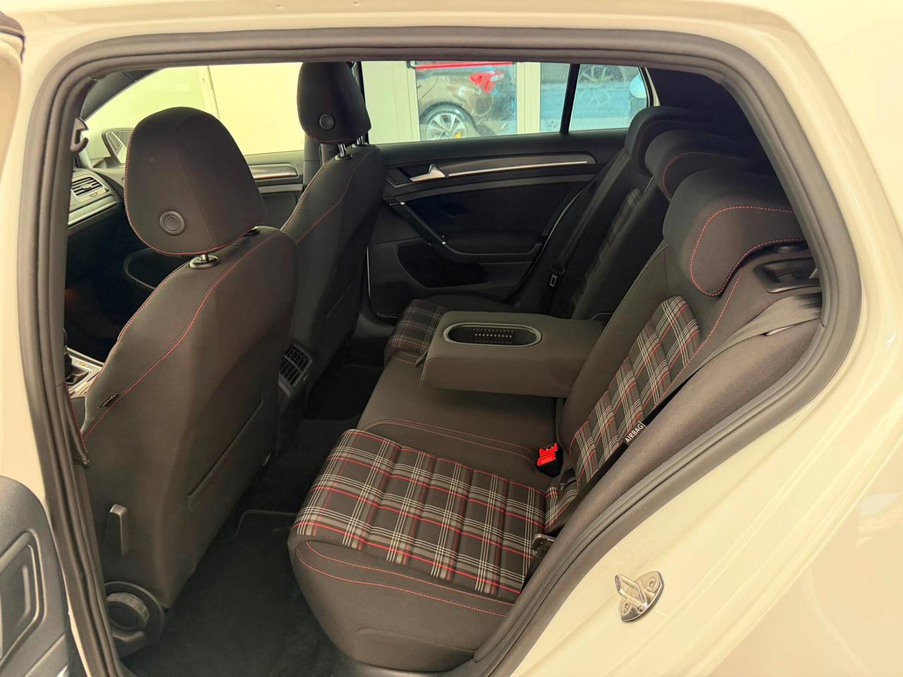 Volkswagen Golf GTI Performance 2.0 245 CV TSI DSG 3p. BMT