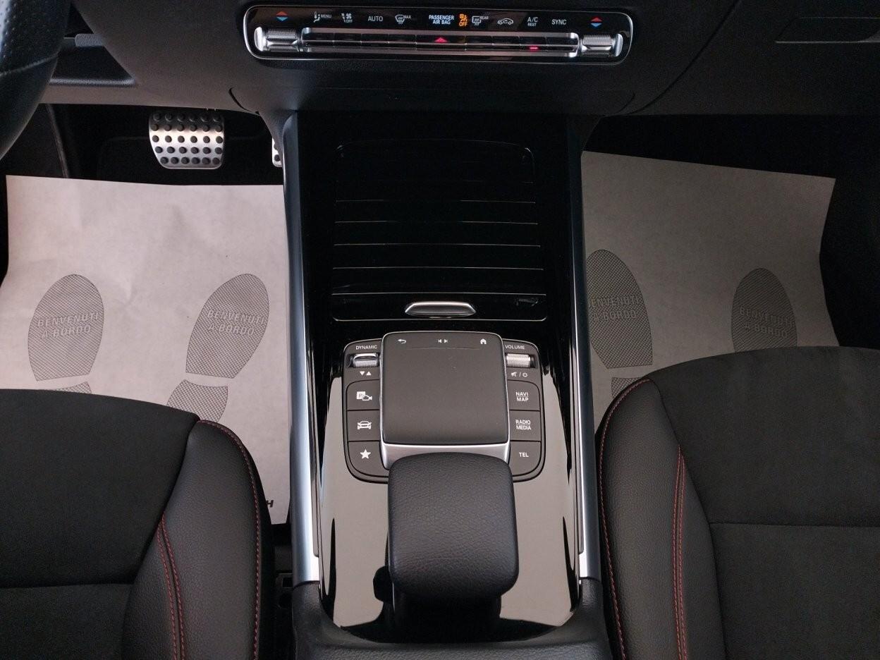 Mercedes-Benz GLA 180d Premium auto - PACCHETTO AMG - PACCHETTO NIGHT