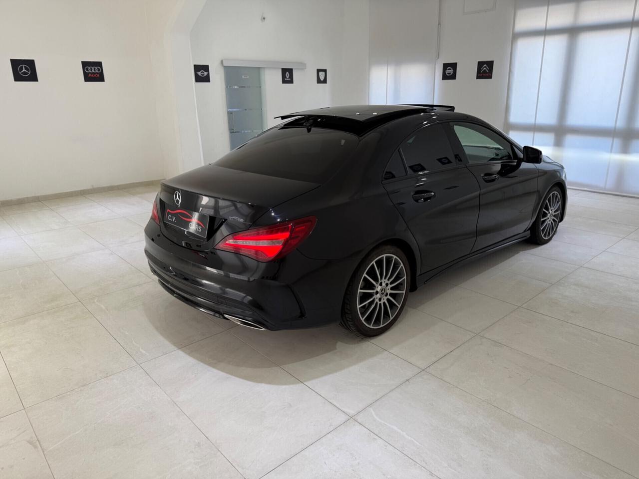 CLA 220 D AUTOMATIC PREMIUM TOTAL BLACK