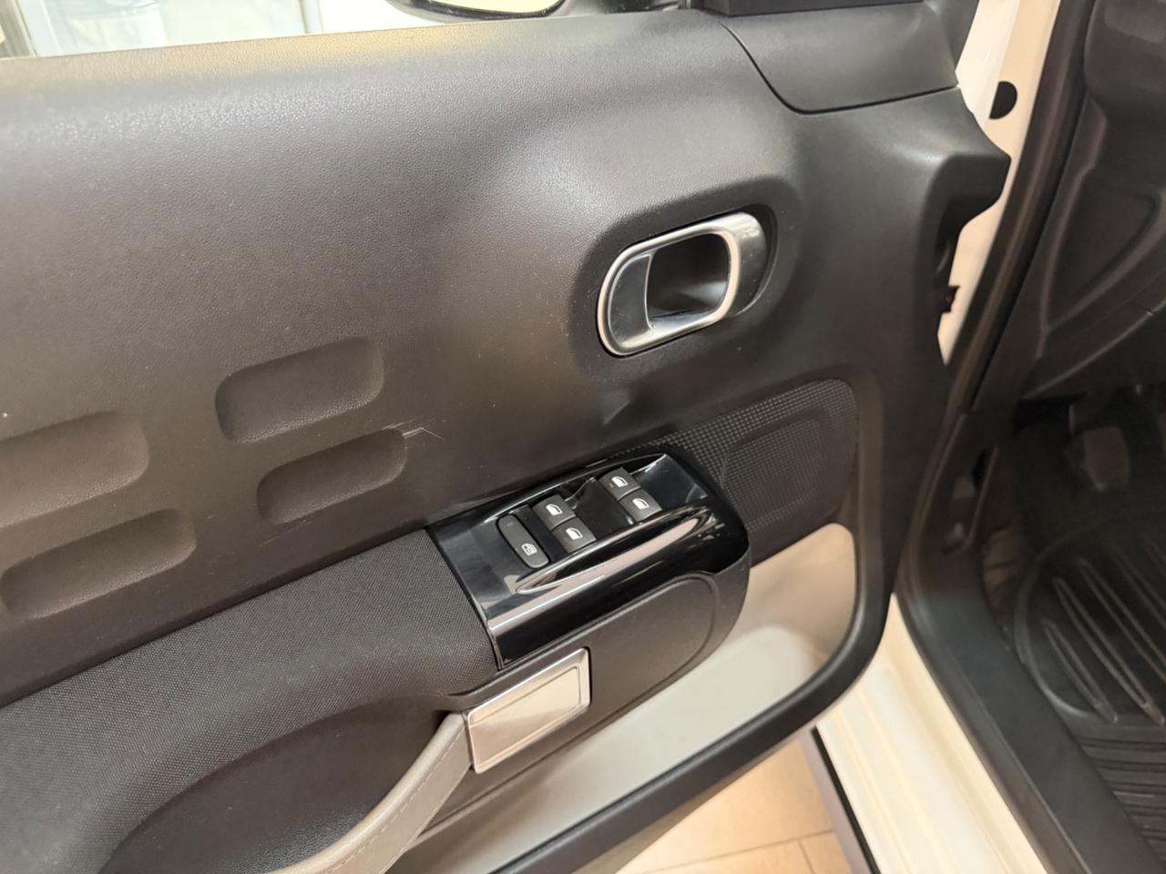 Citroen C3 1.6 BlueHDI 75 CV S&S Shine
