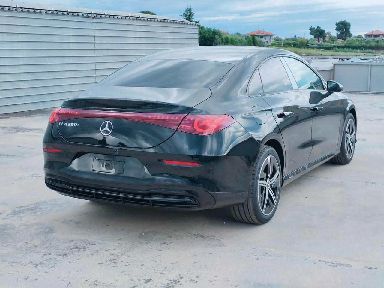 Mercedes-Benz CLA 250+ con tecnologia EQ