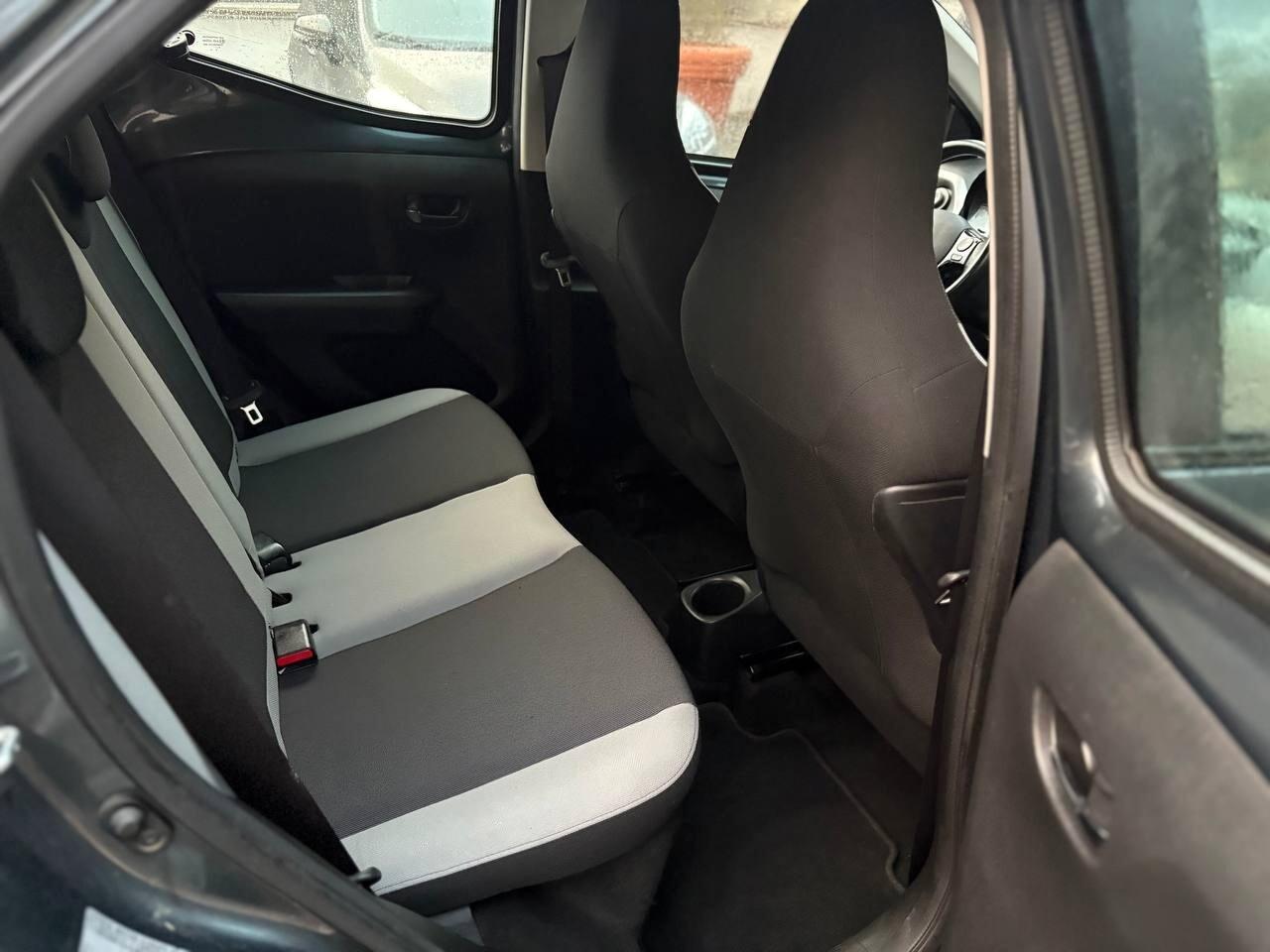 Toyota Aygo 1.0 VVT-i 69 CV 5 porte x-cool TSS