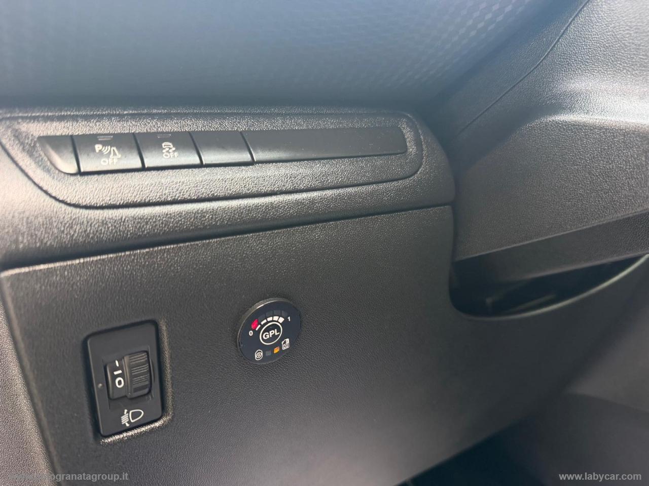 PEUGEOT 208 PureTech 82 5p. GPL Allure PERFETTA BLACK EDITION