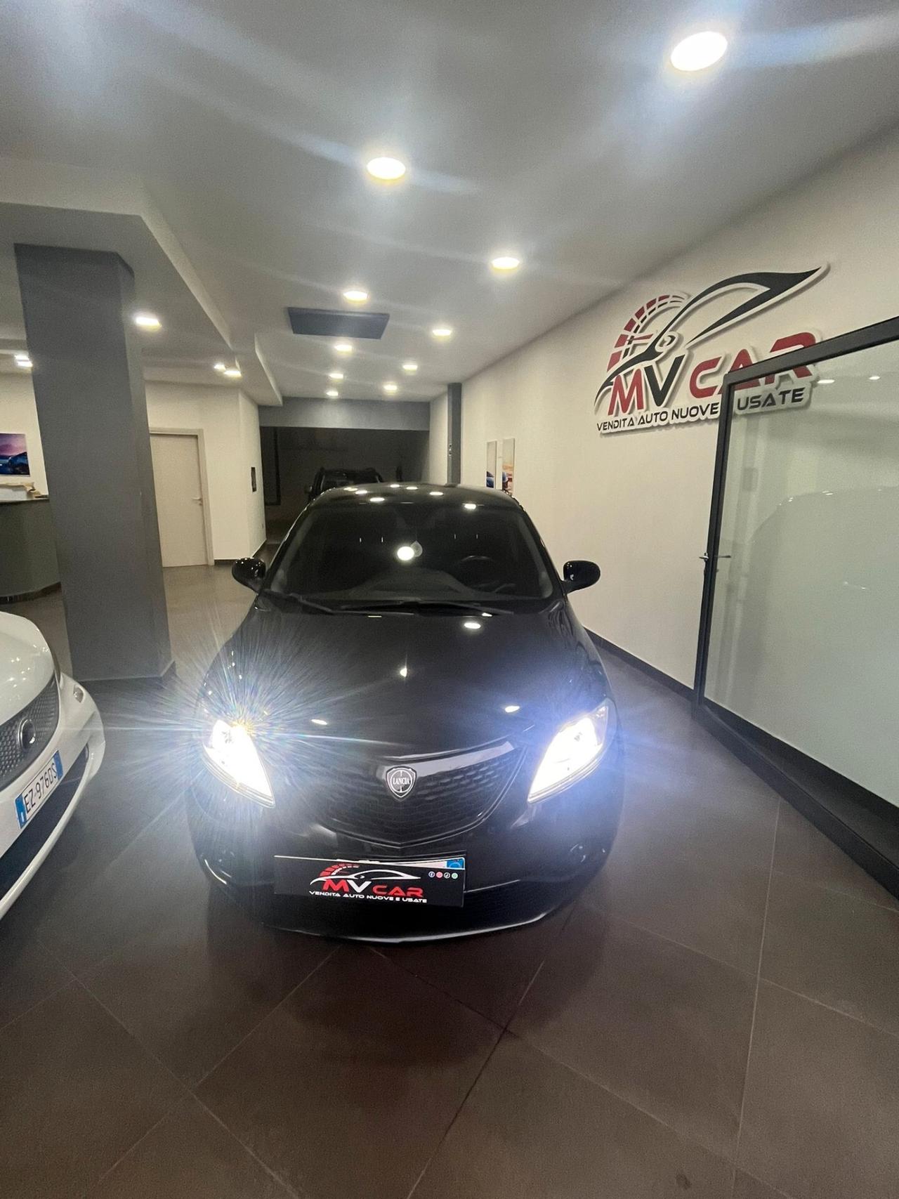 Lancia Ypsilon 1.2 69 CV 5 porte GPL Ecochic Black and Noir