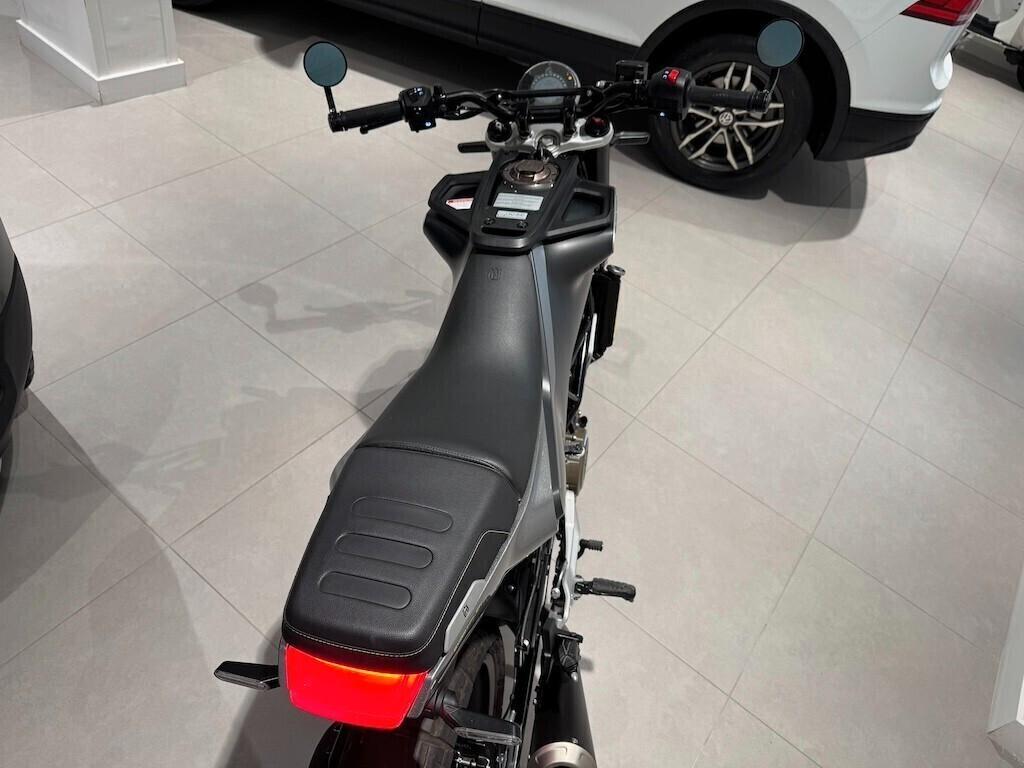 Husqvarna Svartpilen 401 Sport