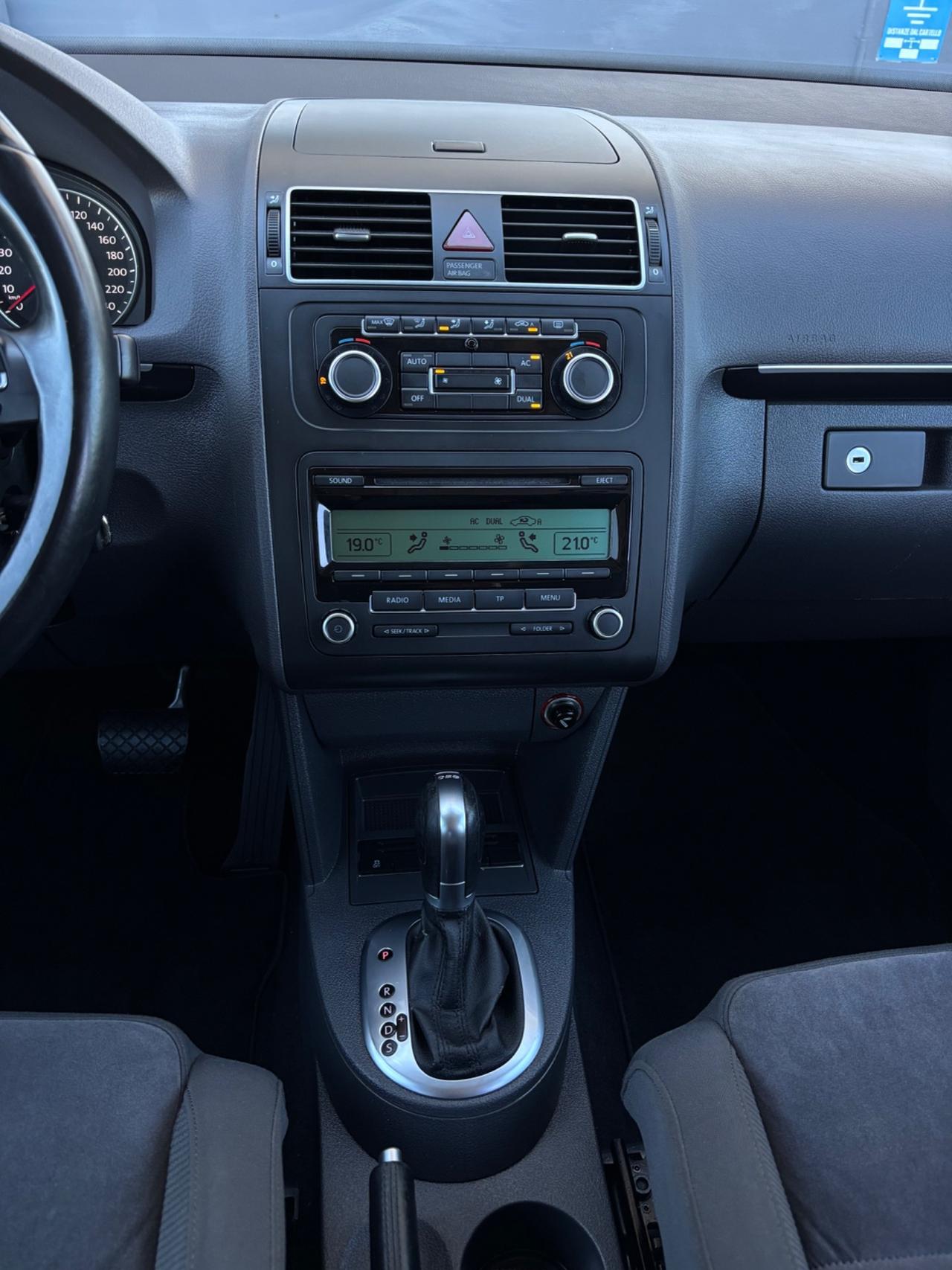 Volkswagen Touran 2.0 TDI 140 CV DSG Highline