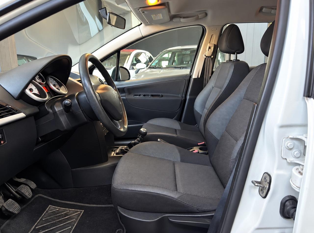 Peugeot 207 Station Wagon 1.4 Benzina 2010