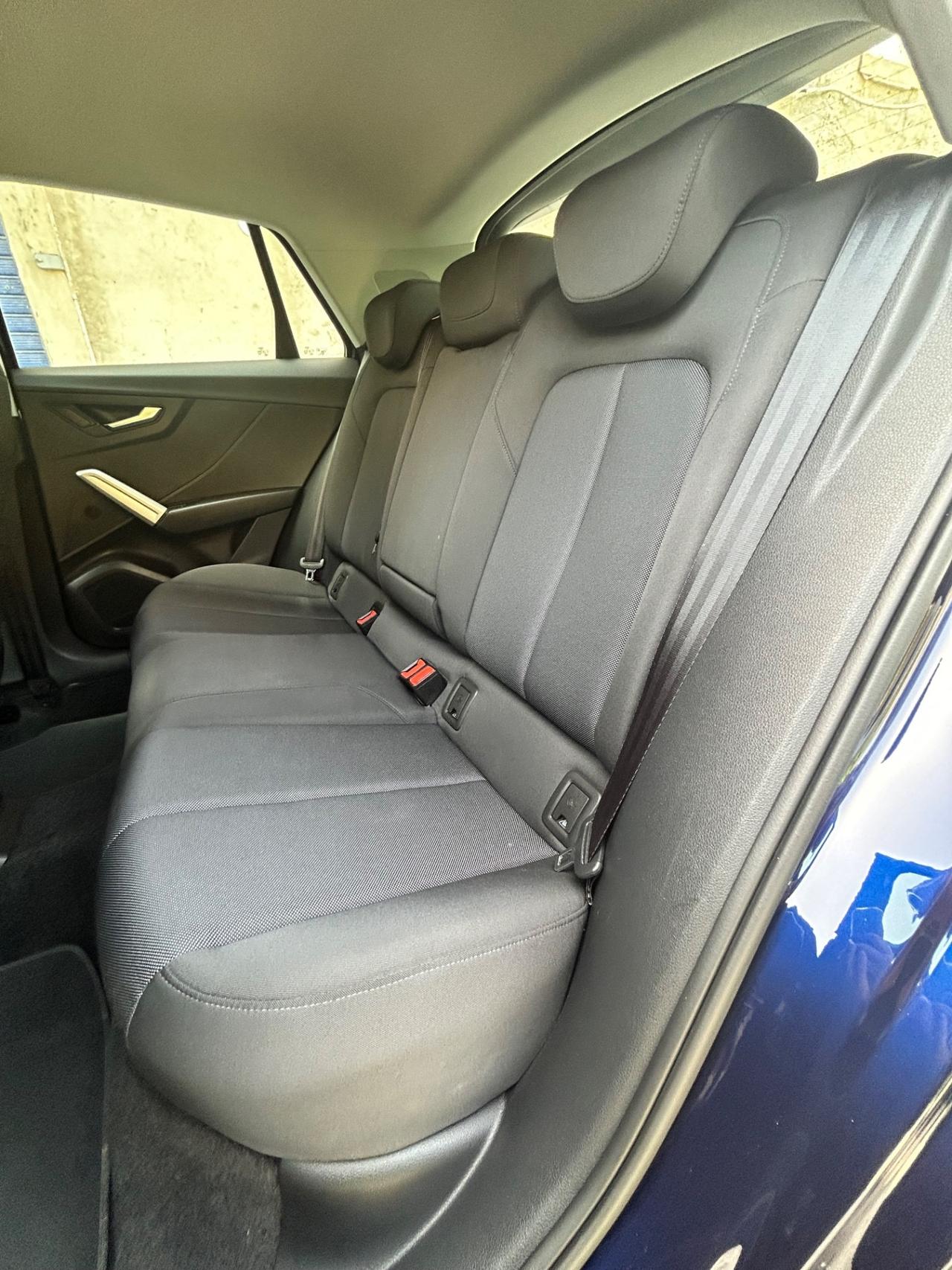 Audi Q2 35 TDI quattro S tronic Business