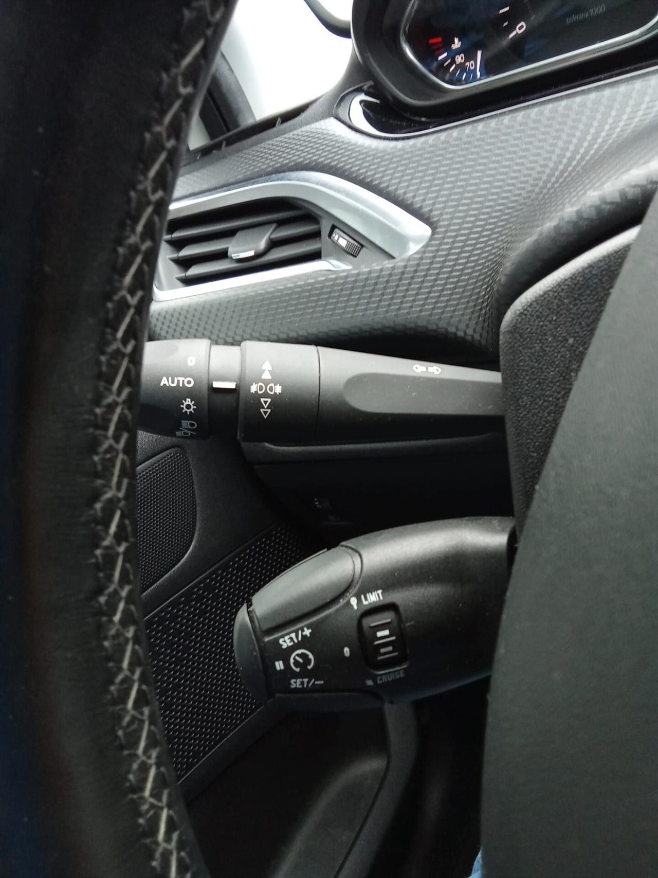 Peugeot 2008 BlueHDi 100 S&S Allure