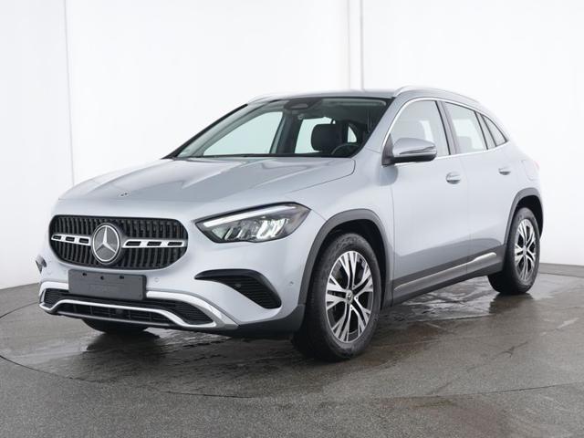 MERCEDES-BENZ GLA 180 Automatic Progressive Advanced