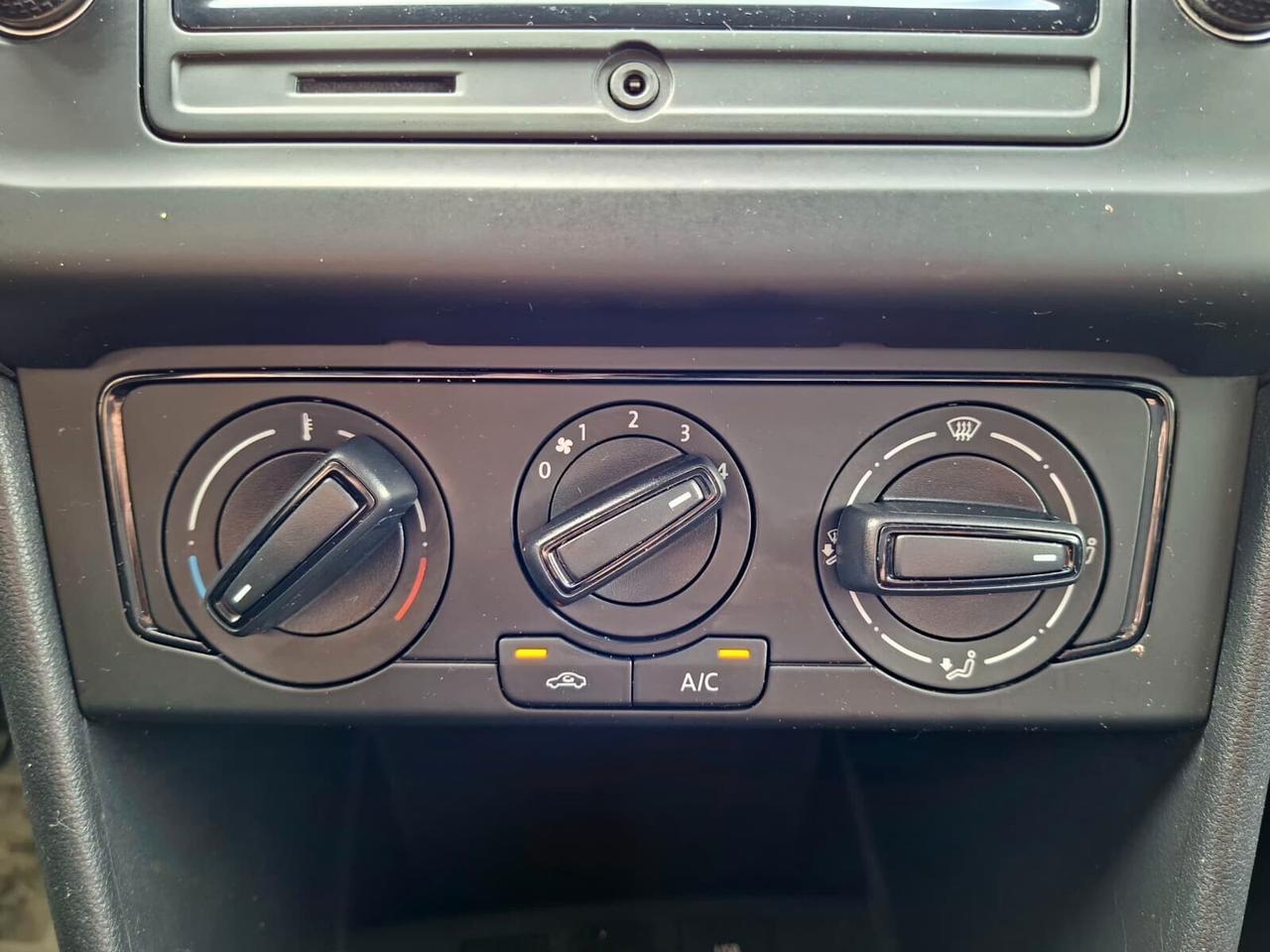 Volkswagen Polo 1.4 TDI 75cv Comfortline 2015
