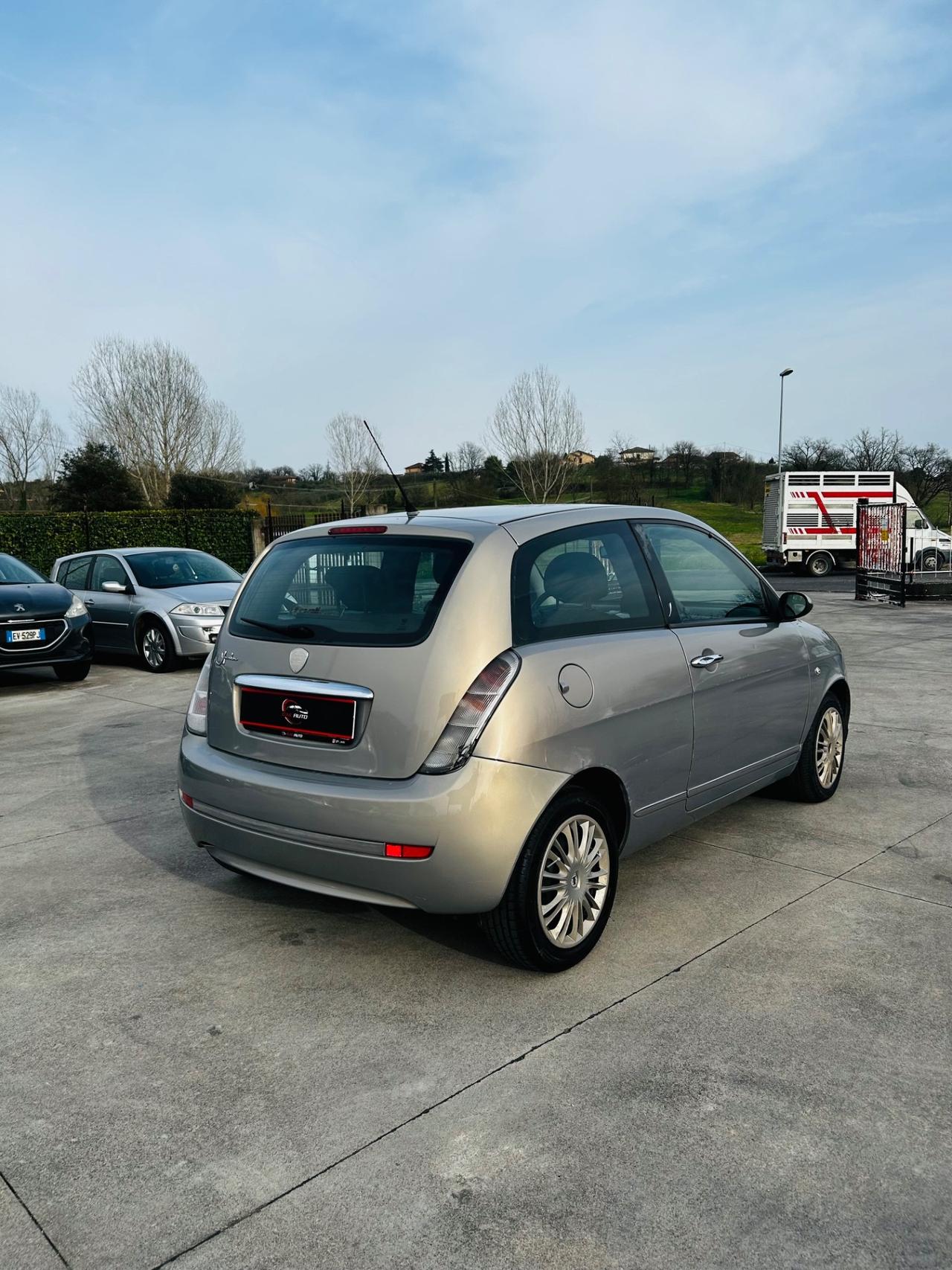 Lancia Ypsilon 1.2 Argento