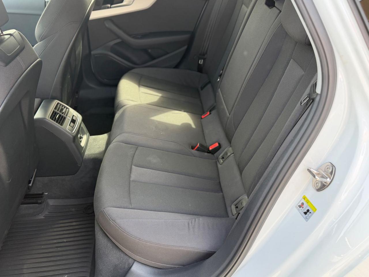 Audi A4 S Line 2.0 40 TDI #10706