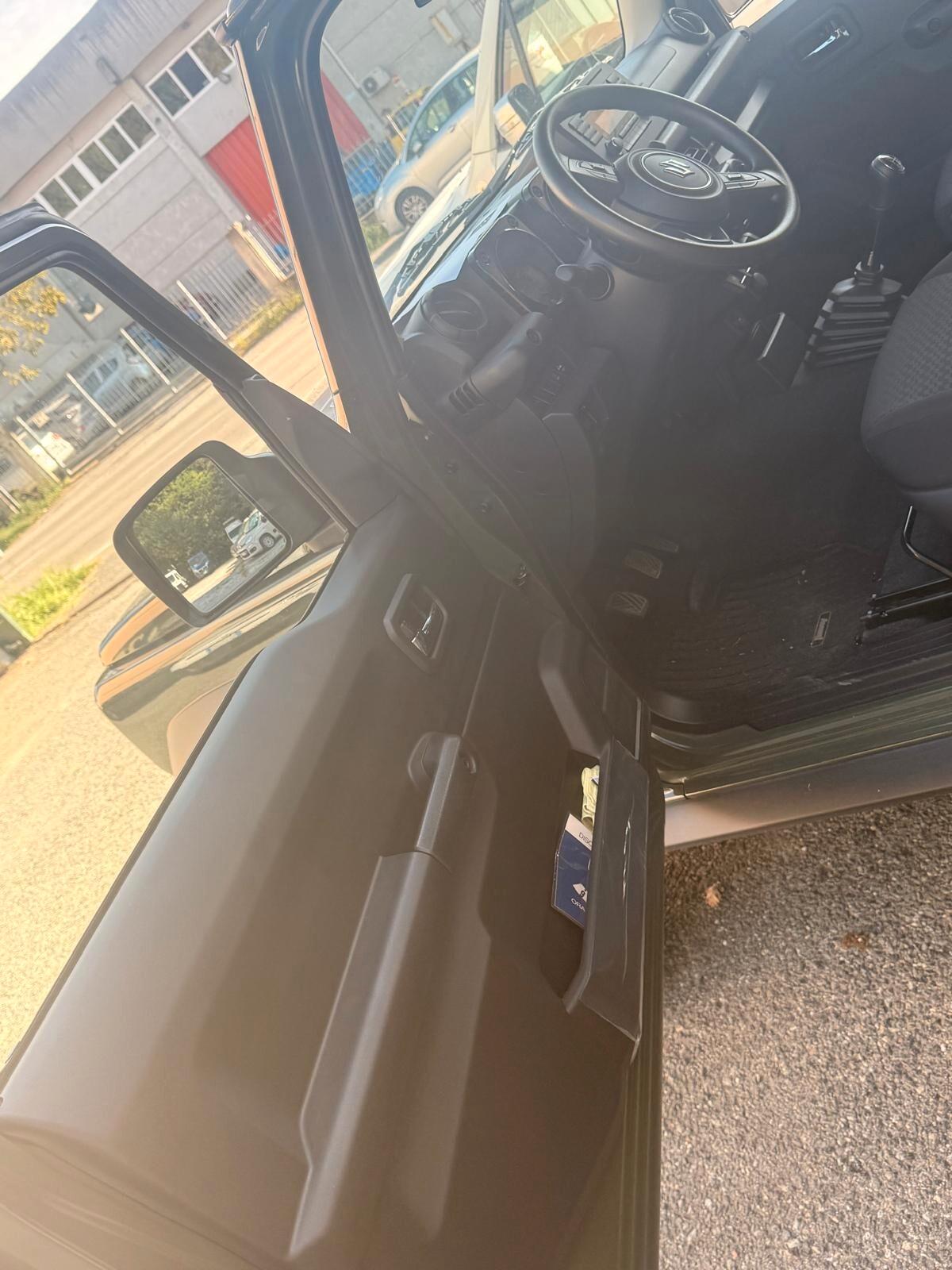 Suzuki Jimny 1.5 5MT PRO (N1)