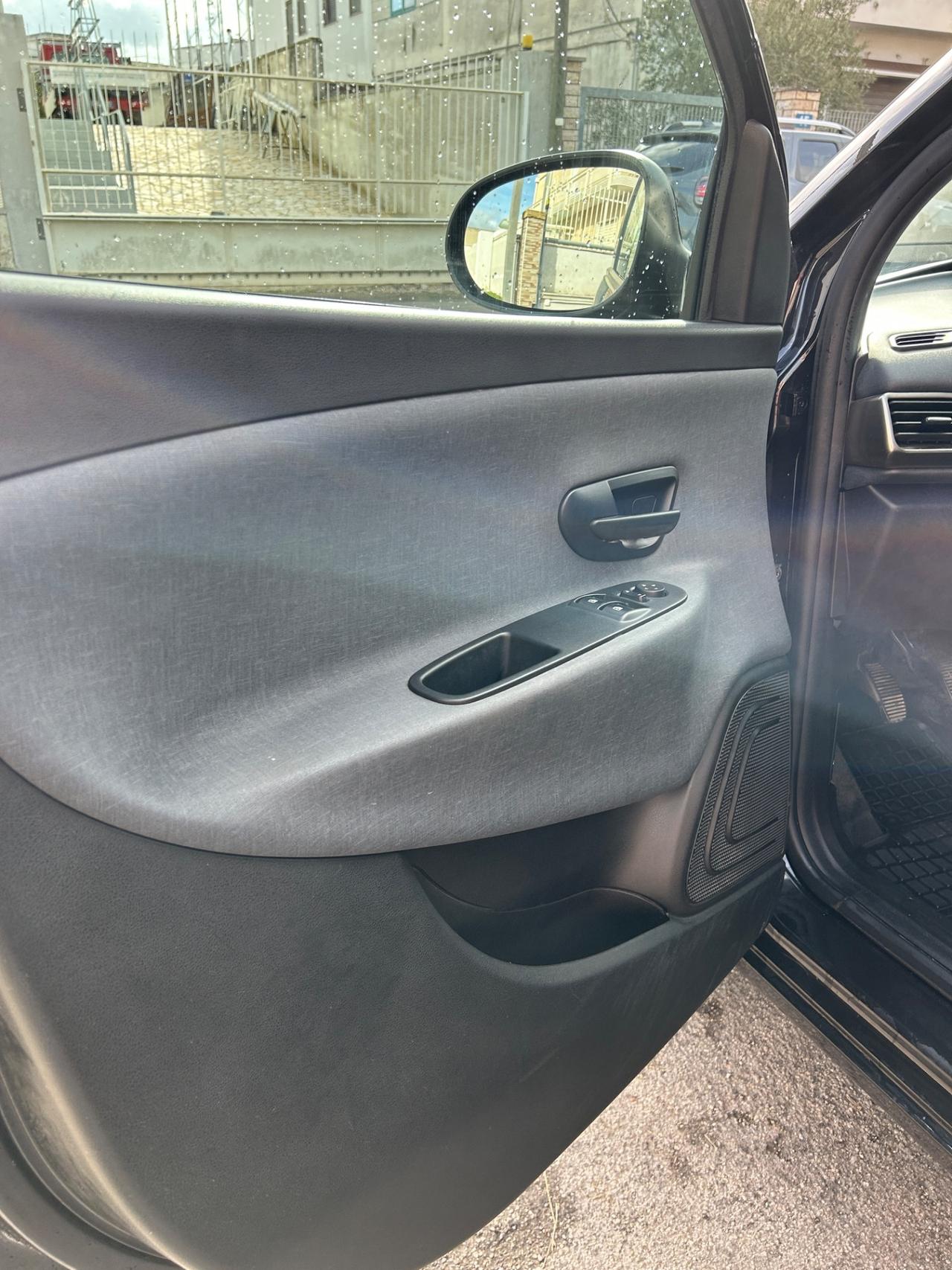 Lancia Ypsilon 1.2 69 CV GPL Gold-2022-CAR PLAY/15”