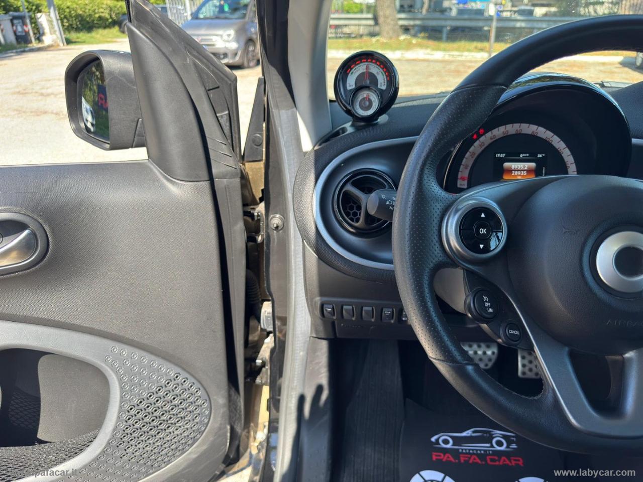 SMART fortwo EQ Parisblue