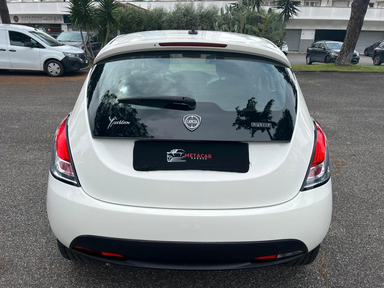 Lancia Ypsilon 1.0 FireFly 5 porte S&S Hybrid Ecochic Silver