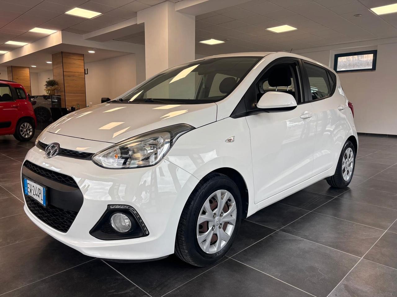 HYUNDAI I10 ANNO 2014 BZ 1.0 ADATTA NEOPATENTATI KM 100 MILA