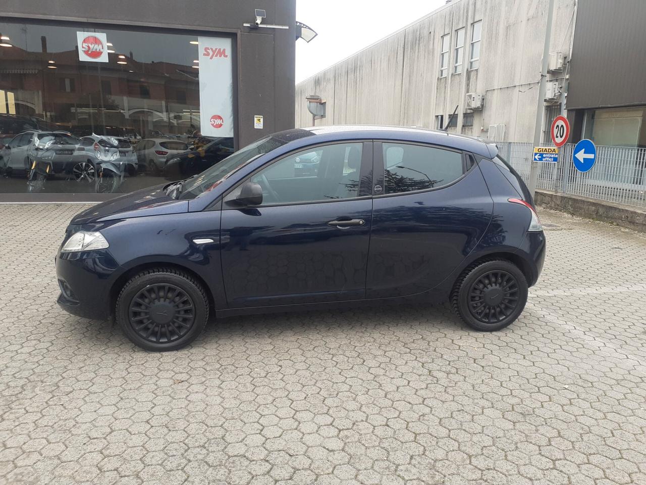 Lancia Ypsilon 1.0 FireFly 5 porte S&S Hybrid Ecochic Gold