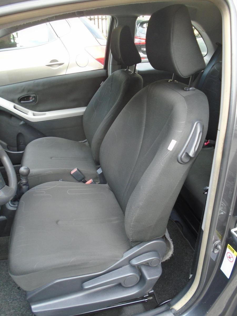 Yaris '2011 BENZ EURO 5B OK NEOPATENTATI