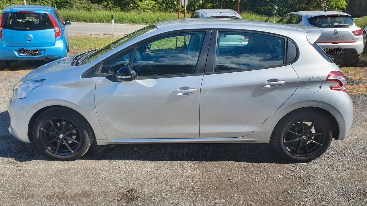 Peugeot 208 1.2 NEOPATENTATI