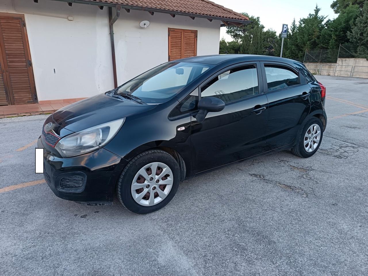 Kia Rio 1.1 CRDi km 145000 Ok neopatentati