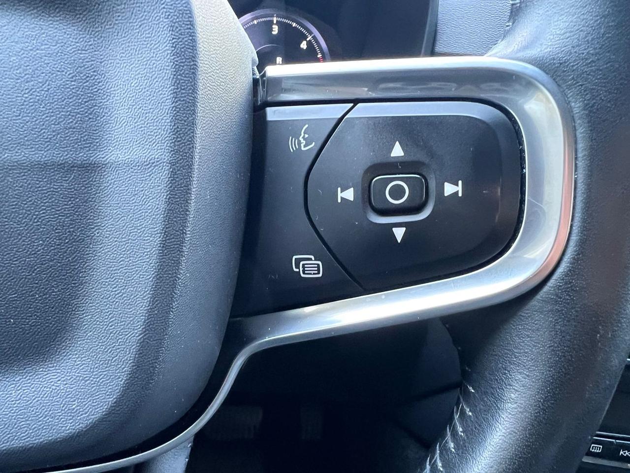 Volvo XC40 Momentum Pro D3 #6864