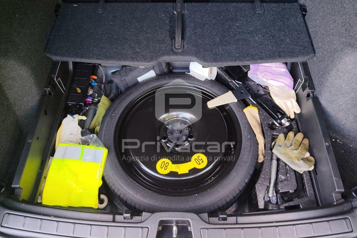 VOLVO XC40 B4 AWD Geartronic Momentum Pro