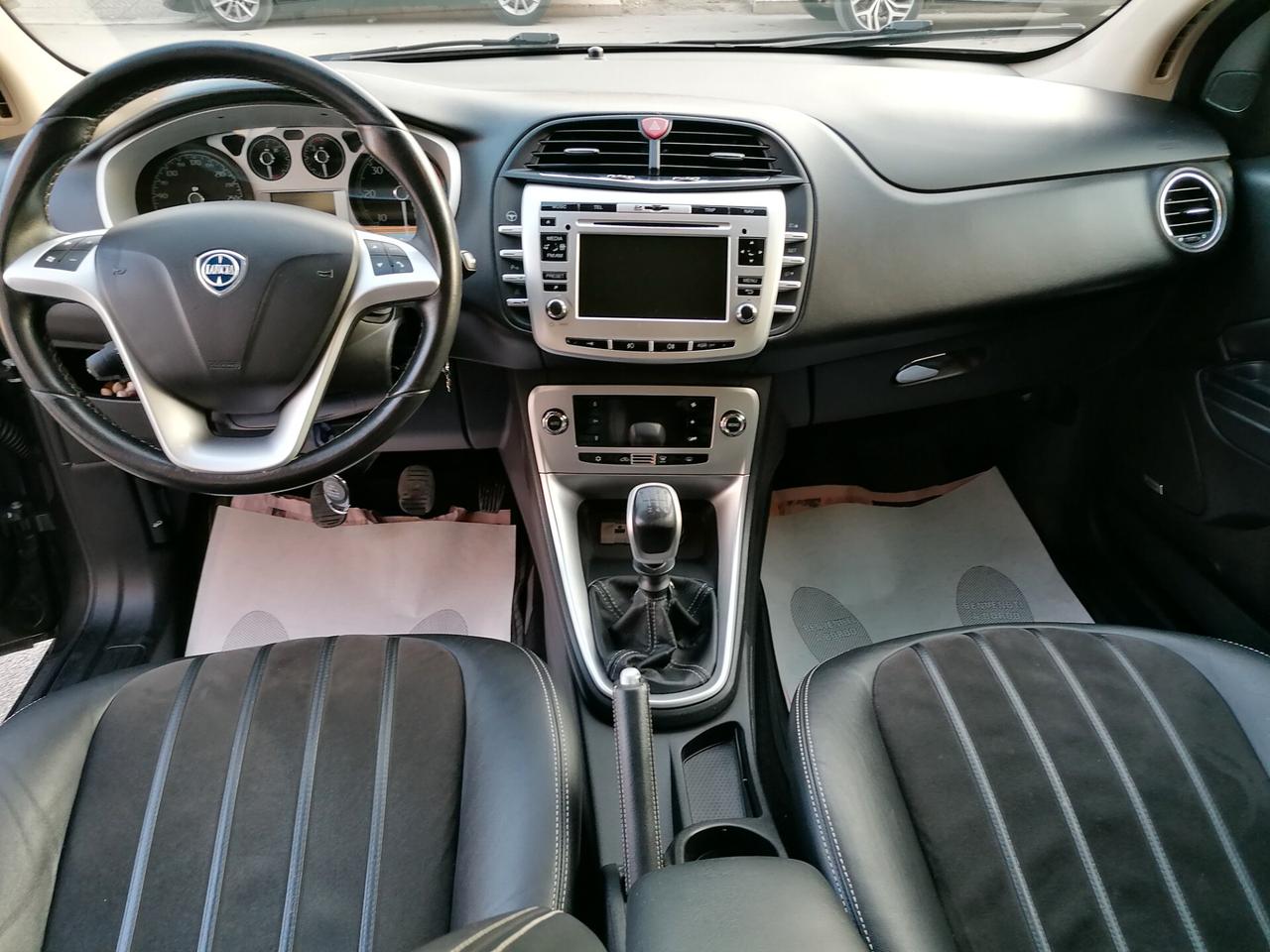 Lancia Delta 1.9 MJT Twinturbo DPF Platino