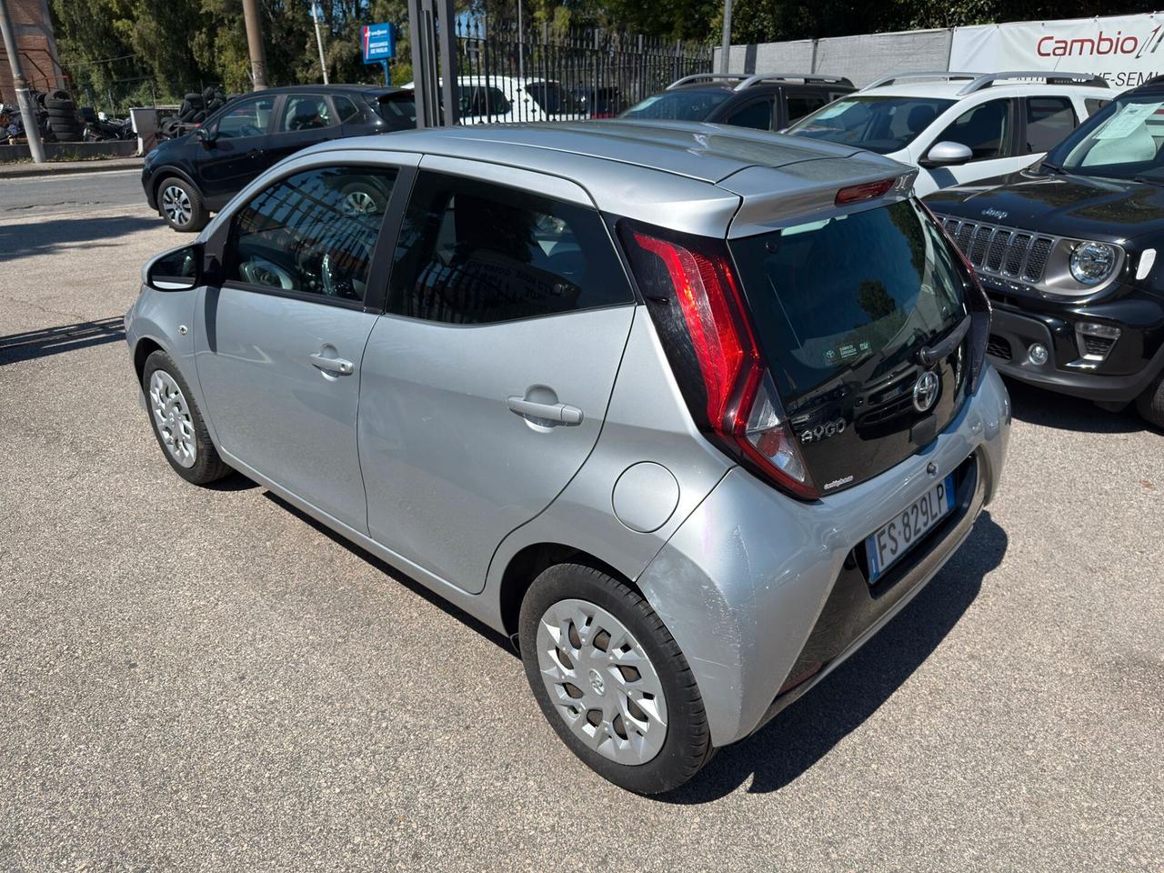 Toyota Aygo 1.0 VVT-i 72 CV 5 porte x-play MMT