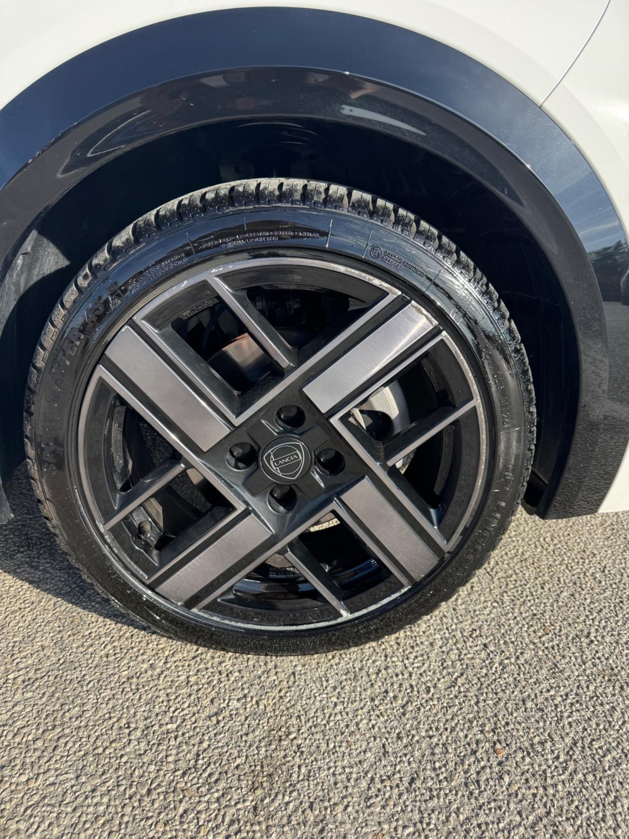 Lancia Ypsilon Hybrid e-DCT Edizione Cassina NO VINCOLO FINANZIAMENTO