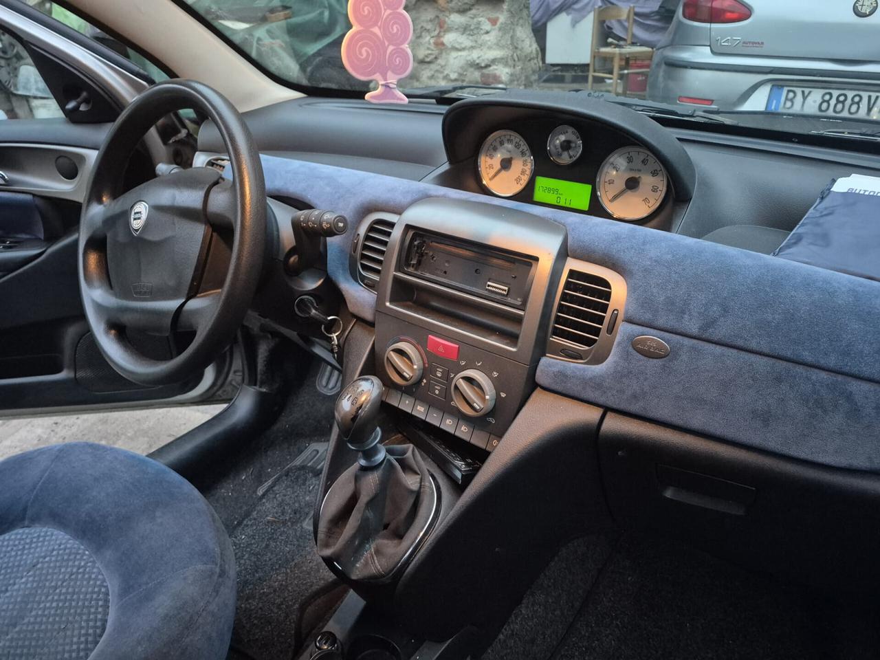 Lancia Ypsilon 1.2 Adatta a neopatentati