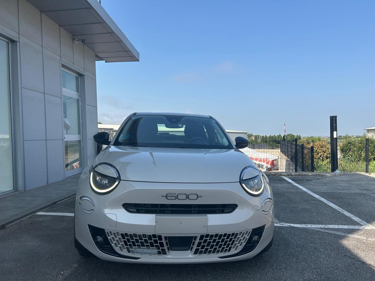 Fiat 600 Hybrid 110 CV DCT MHEV Business