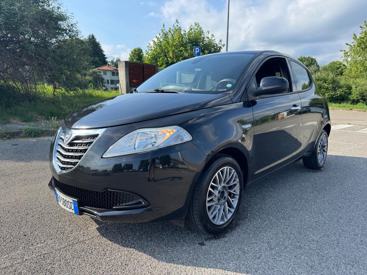 Lancia Ypsilon Neopatentati, cinghie nuove