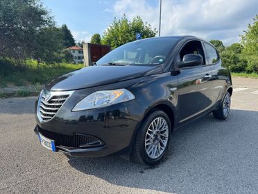 Lancia Ypsilon Neopatentati, cinghie nuove