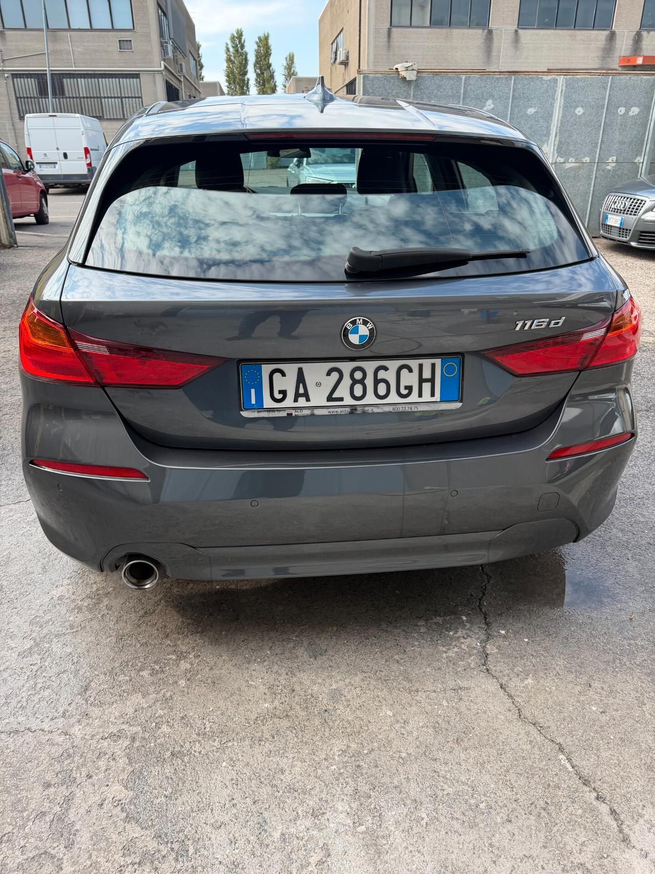 Bmw 116 116d 5p. Business Advantage