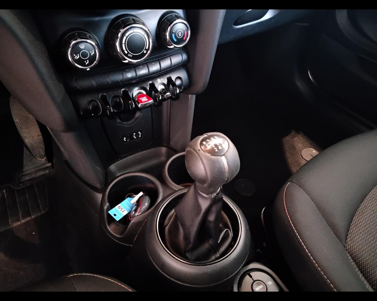 MINI Mini IV F55-F56 2014 - Mini 1.2 One 75cv 3p