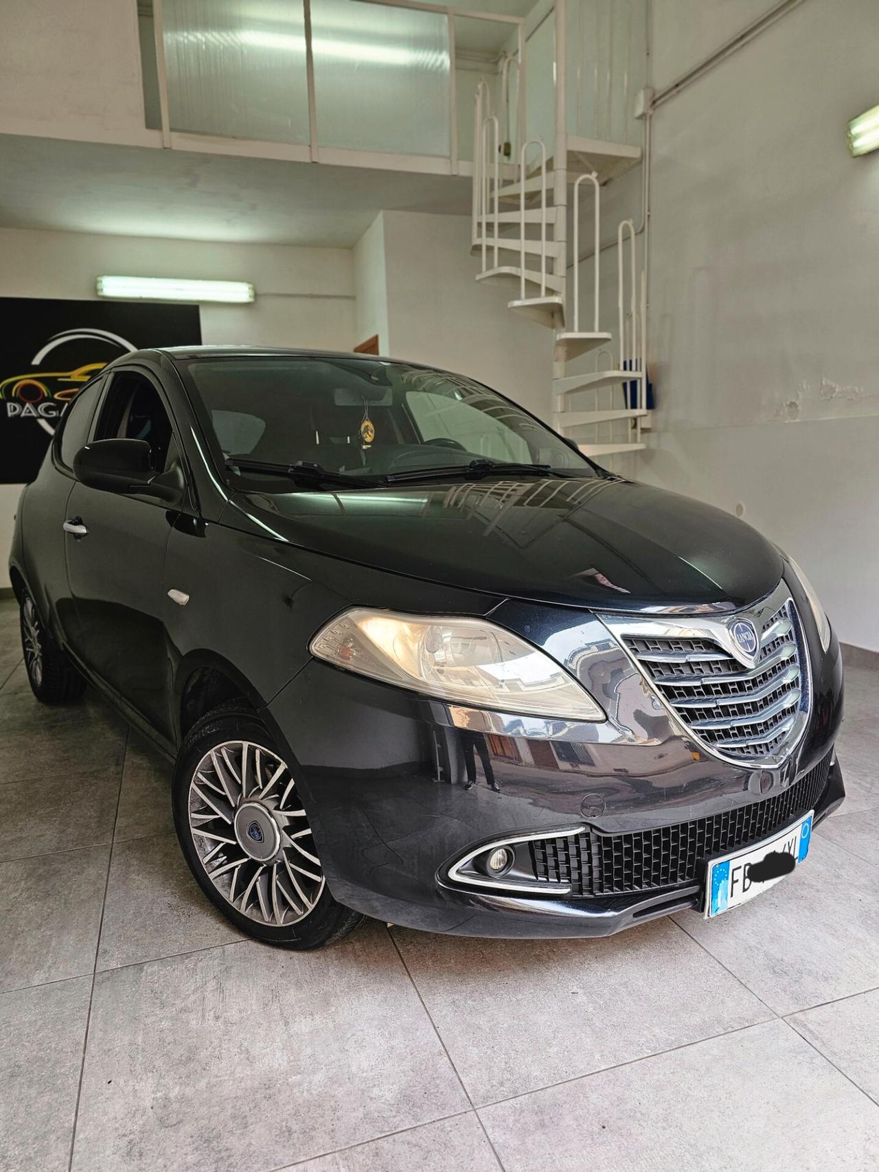 Lancia Ypsilon 1.2 69 CV 5 porte Platinum S&S