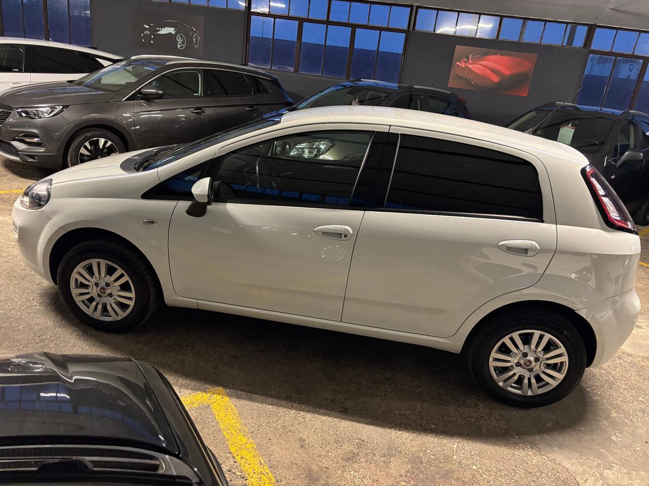 Fiat Punto 1.4 8V 57KW 75CV Natural Power Lounge