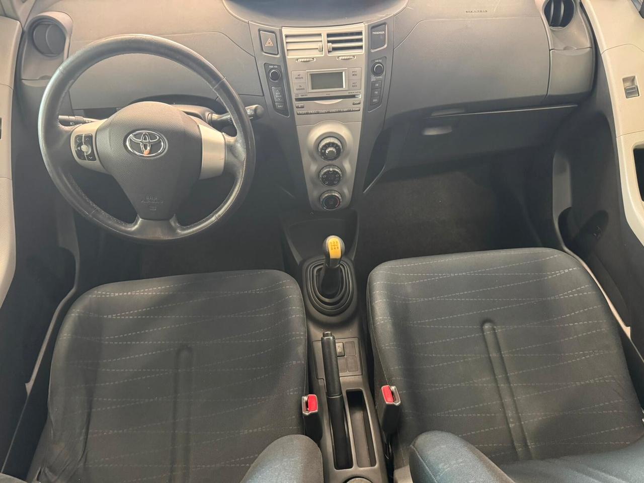 Toyota Yaris 1.0 5 porte Sol