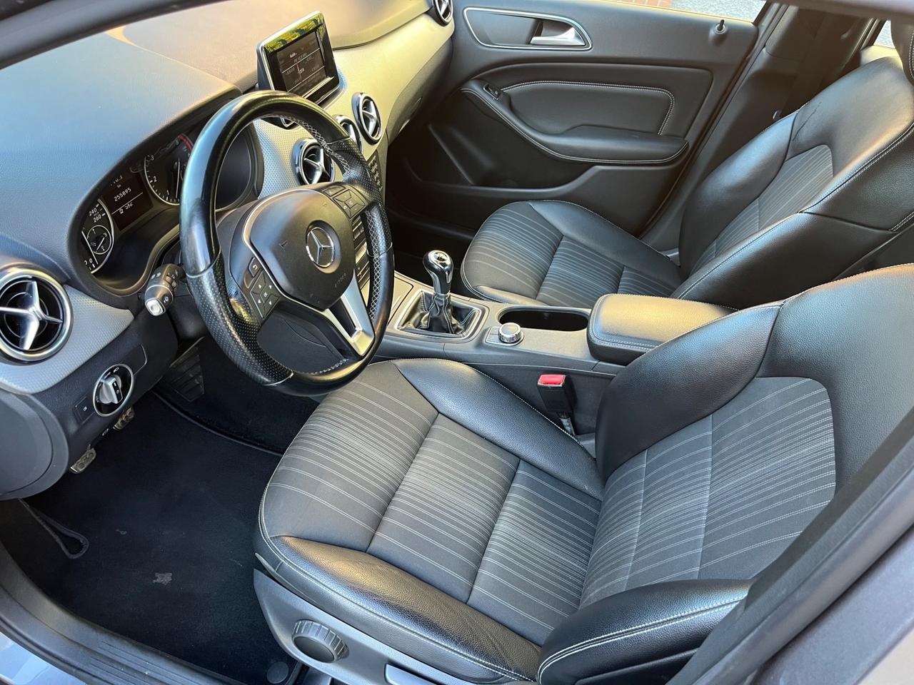 Mercedes-benz B 180 CDI — PREMIUM — 2012