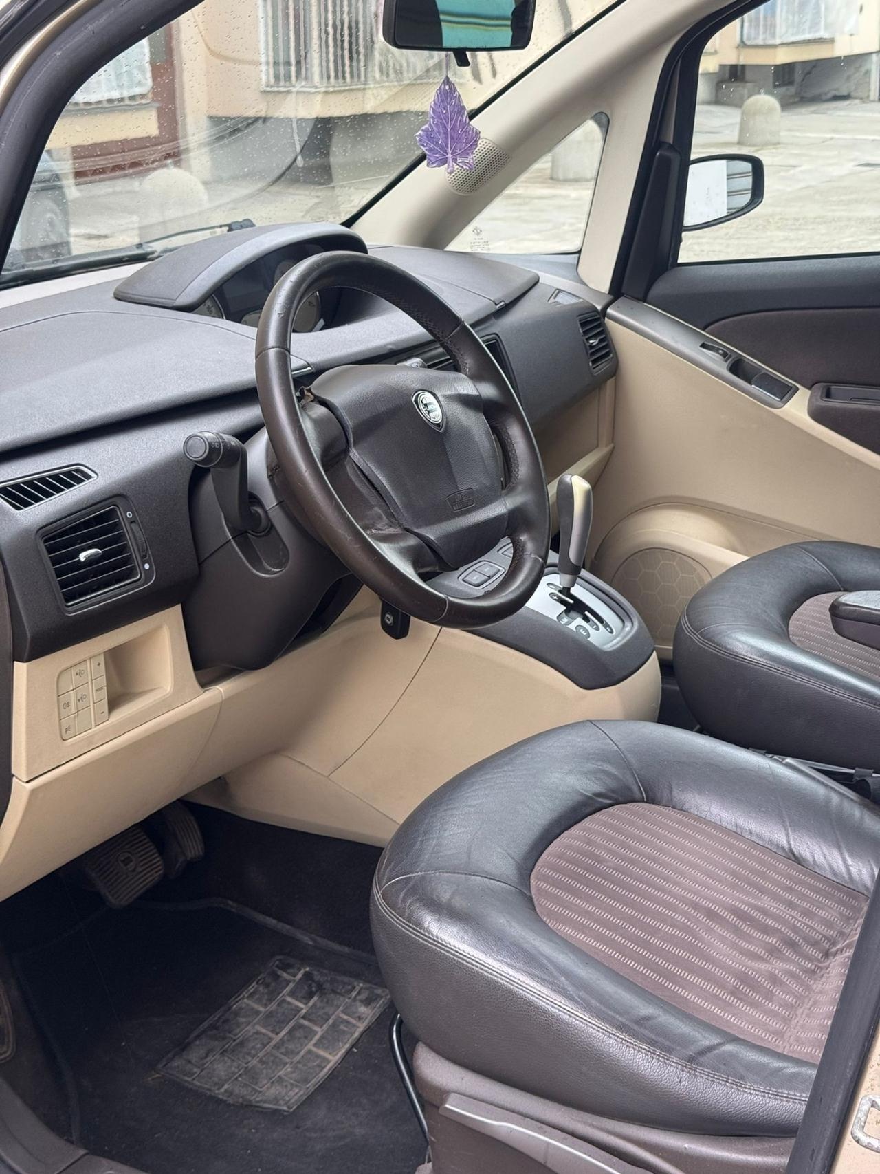 Lancia MUSA 1.4 16V Platino Plus