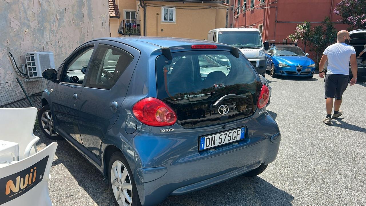 Toyota Aygo 1.0 12V VVT-i 5 porte Sound