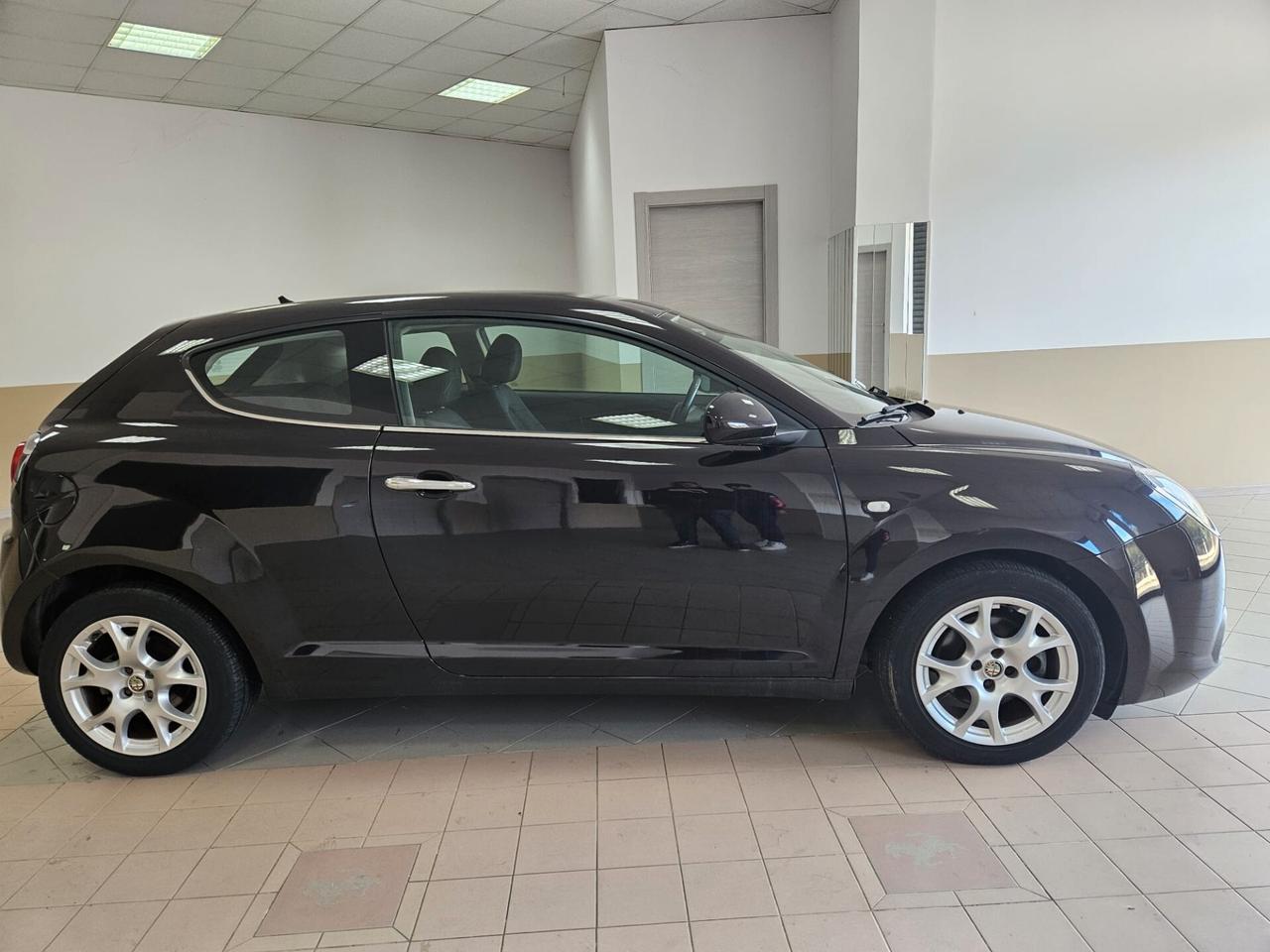 Alfa Romeo MiTo 1.3 JTDm-2 95 CV S&S Distinctive Sport Pack