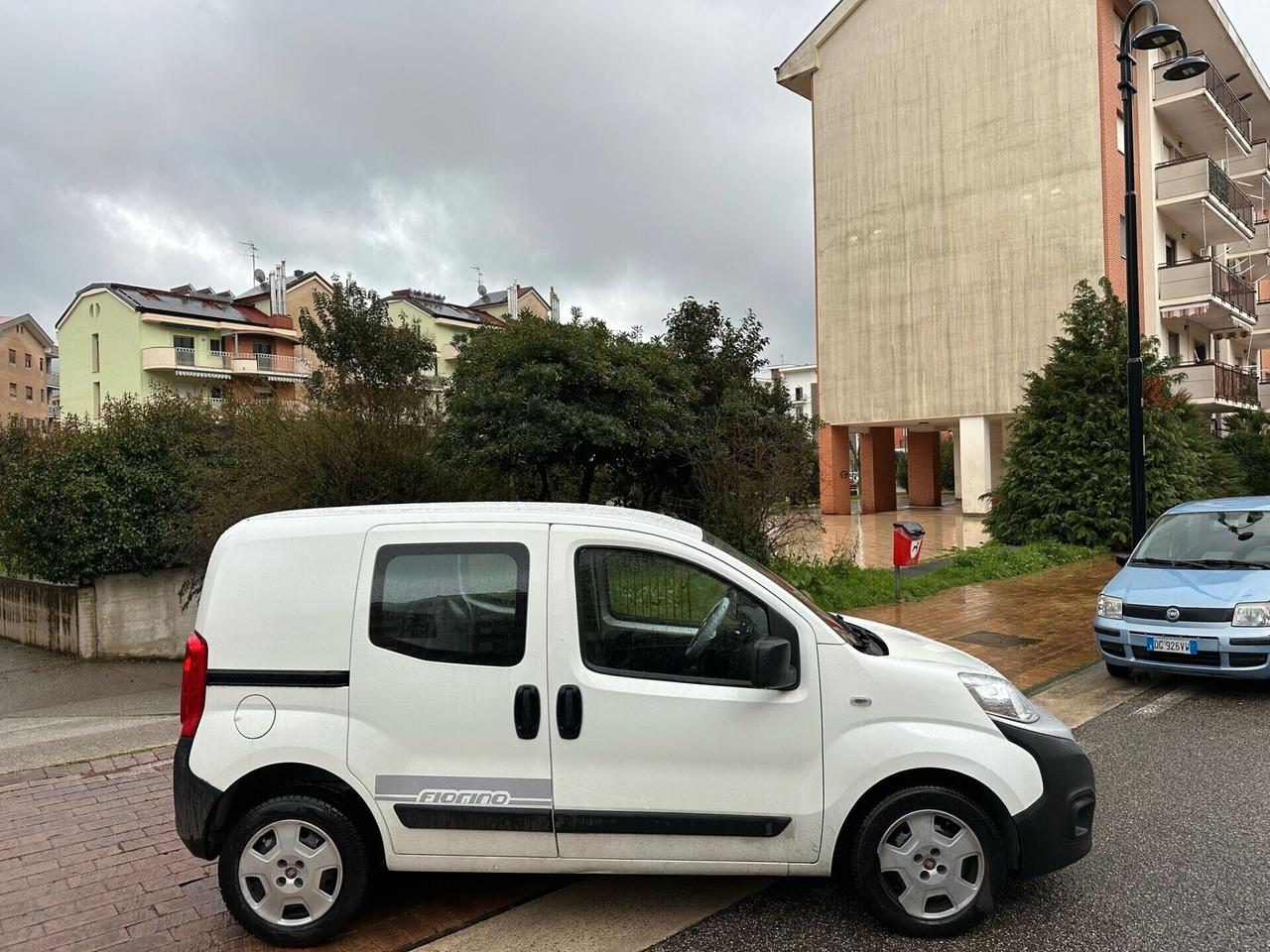 Fiat Fiorino 1.3 MJT 95CV VETRATO N1