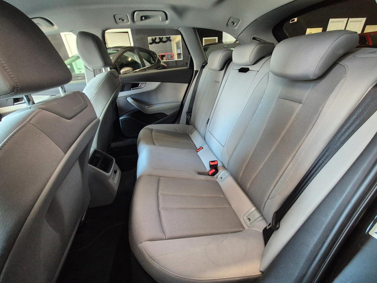 Audi A4 30 TDI/136 CV S tronic Business Advanced