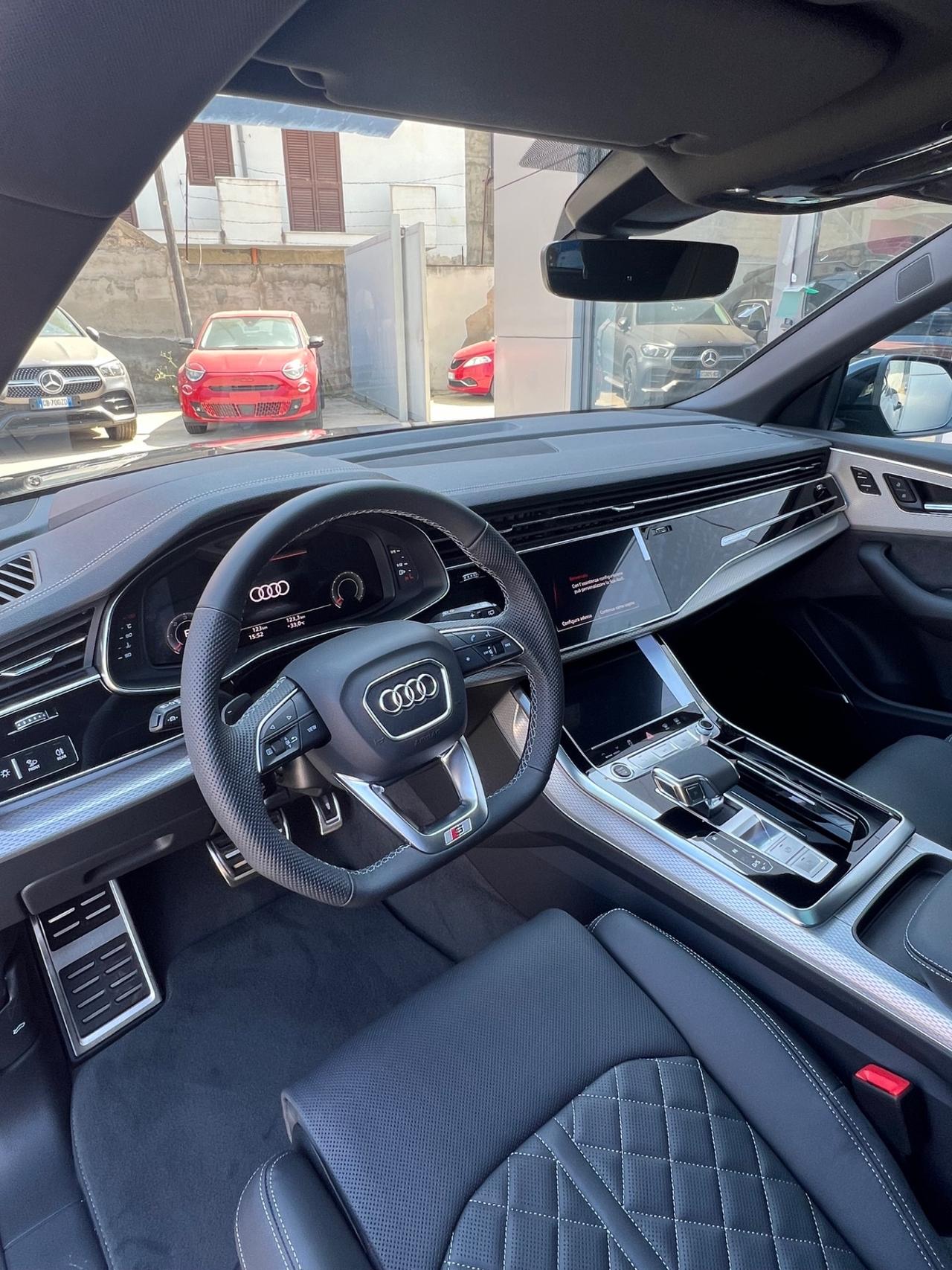 Audi Q8 50 TDI S-Line possibilità noleggio no scoring