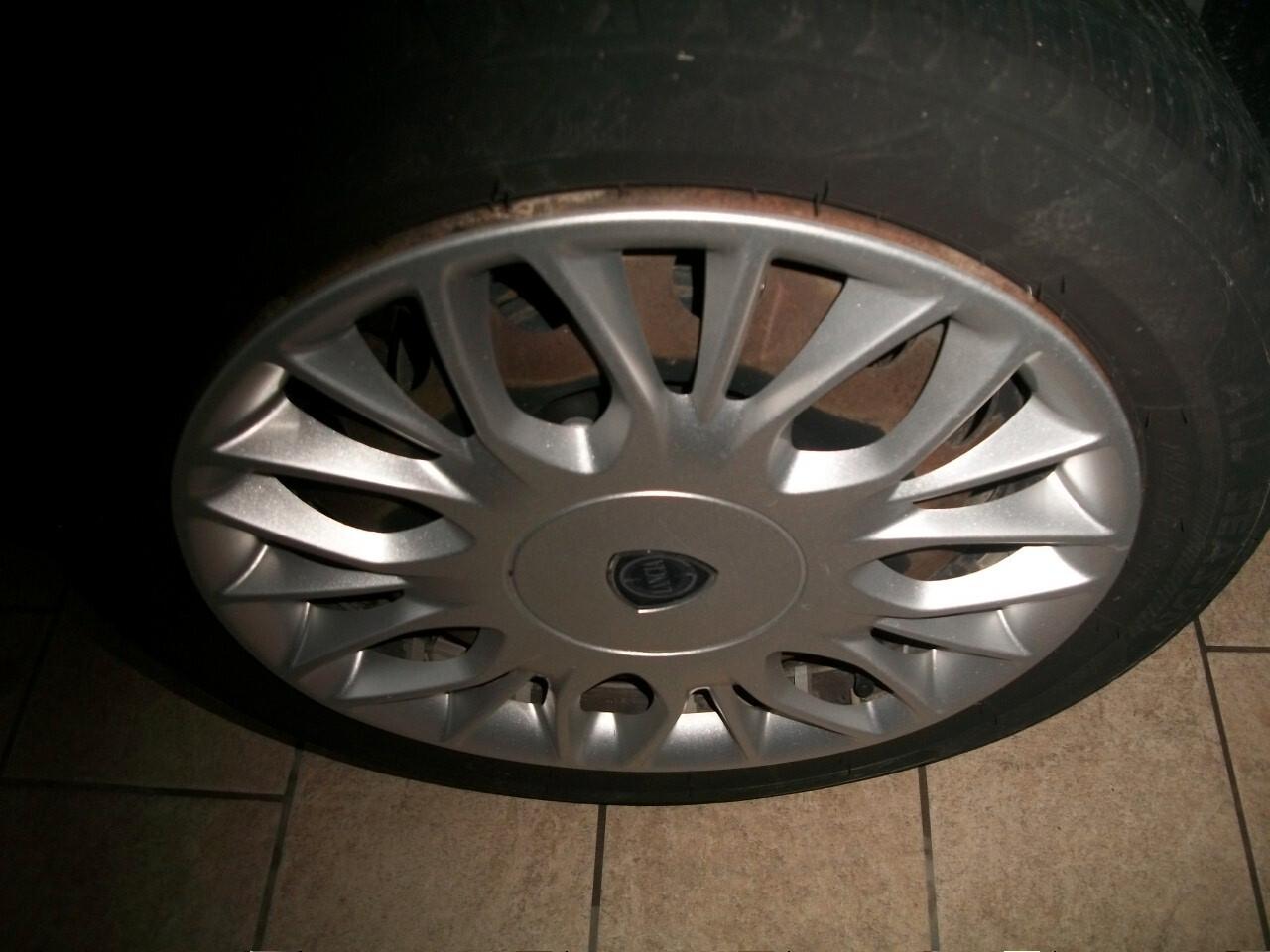 Lancia Ypsilon 1.2 69 CV 5 porte GPL Ecochic Gold DEL 2017 UNICO PROPRIETARIO MONTATO DALLAFABRICA LANCIAGARANZIA UN ANNO