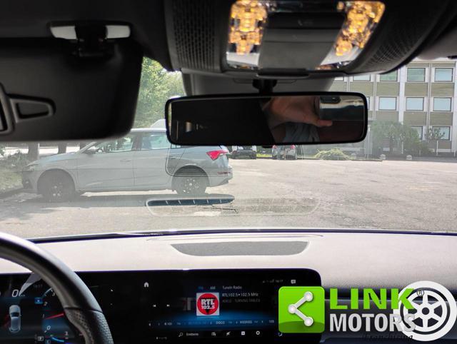 MERCEDES-BENZ A 200 Premium