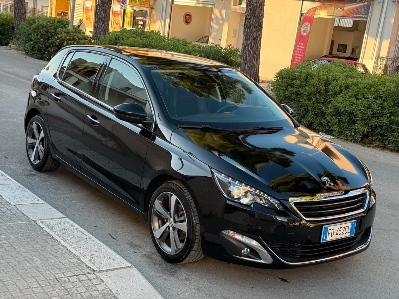 Peugeot 308 BlueHDi EAT6 Allure NAVI PELLE LED